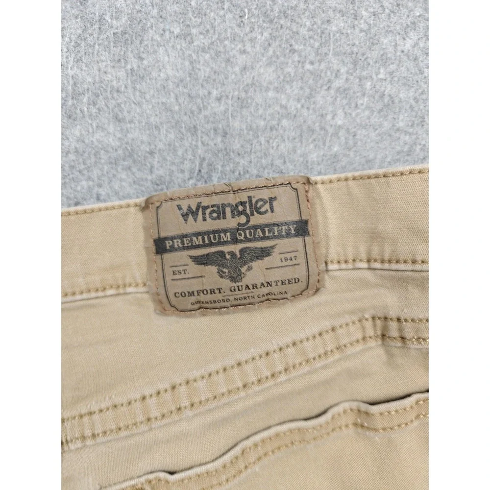 Wrangler Jeans Mens 32x32 Beige Light Wash Slim Straight Stretch Denim Pants
